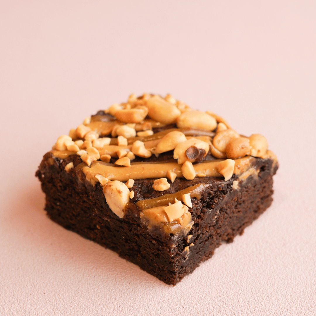 BROWNIE Chocolat, caramel & cacahuètes